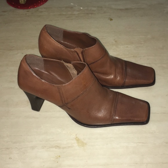 Bakers Brown Leathers Mule - Picture 3 of 6